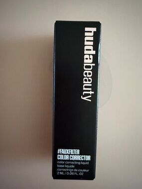 HUDA BEAUTY #FauxFilter Color Corrector  cherry light